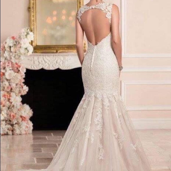 Beautiful Stella York wedding gown! Extra beading! - Picture 2 of 4